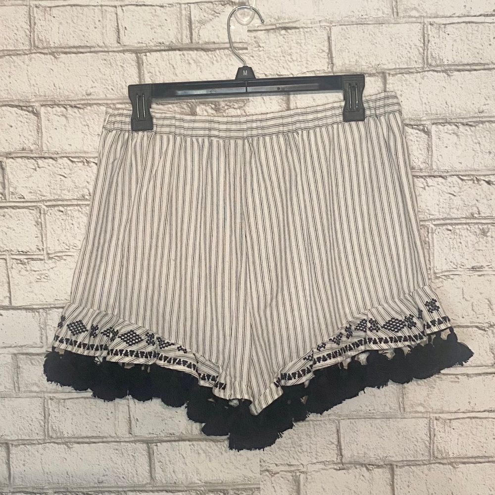 Free the Roses Pom Pom Shorts Size Medium